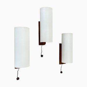 Vintage Satin Weißes Glas & Teak Wandlampen, 1960er, 2er Set