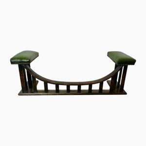 William Birch Arts and Crafts Club Fender aus schwerer Eiche, 1890er