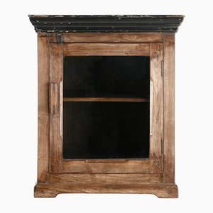 Holzvitrine oder freistehende Vitrine