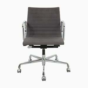EA-117 Office Chair in Grey Hopsack Fabric by Charles Eames