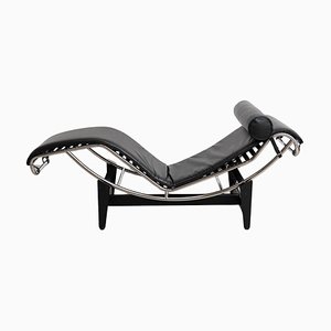 Chaise longue di Le Corbusier per Cassina