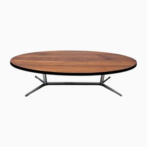 Ovaler Dänischer Mid-Century Couchtisch mit Furnierplatte und Chrombeinen, 1960er