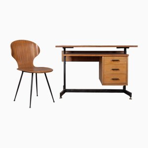 Scrivania e sedie vintage in legno, anni '60, set di 2