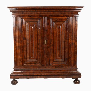 Frankfurt Wave Cabinet in Walnut, 1750s