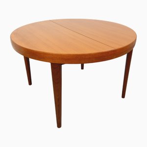 Tavolo grande vintage rotondo in teak con estensioni, Scandinavia, anni '60