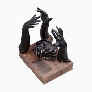 Escultura de cerámica esmaltada en azul con manos, Bélgica, años 70