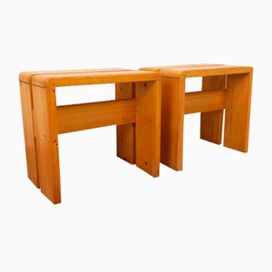 Vintage Hocker aus Kiefernholz von Charlotte Perriand für Les Arcs, 1970er, 2er Set