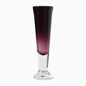 Aubergine Opalglas Vase von Tarnowiec, 1970er