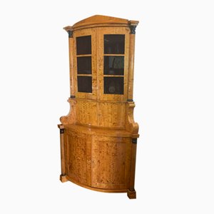 Vitrine d'Angle Biedermeier en Bouleau, 1820s
