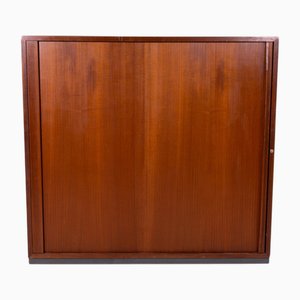 Mueble vintage de madera con puerta corrediza y estantes ajustables