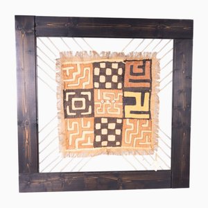 Oeuvre d'art en tissu ethnique avec cadre en bois