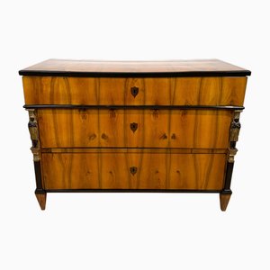 Comò Impero impiallacciato in noce, Cariatidi, Austria, 1815