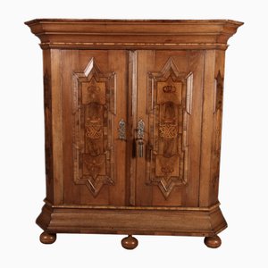 18th Century Baroque Lace Walnut & Oak Cabinet, Nuremberg, 1740s