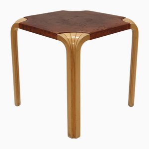 Taburete X601 de cuero de Alvar Aalto para Artek, años 60