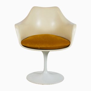 Poltrona Tulip di Eero Saarinen per Knoll International