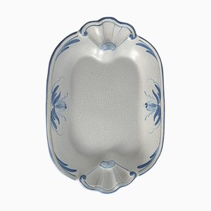Blauer französischer Art Deco Teller mit Blumendekor von Allan Eberling