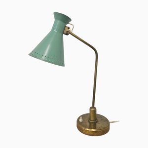 Lámpara de mesa Mid-Century con pantalla cónica de metal atribuida a Stilnovo, años 50