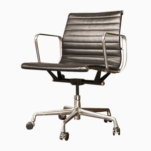 Aluminium Group Management Chair from Eames