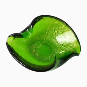 Scodella Mid-Century in vetro di Murano verde e foglia d'oro di Barovier & Toso, anni '60