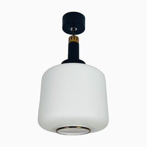 Lámpara de techo Mid-Century de vidrio opalino atribuida a Stilnovo, Italia, años 60