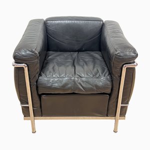 Sillón Club LC2 de cuero negro con estructura cromada de Le Corbusier para Cassina, 1965