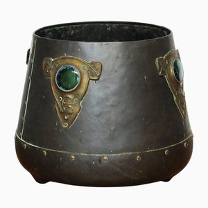 Cache-pot Cylindrique Art Nouveau en Métal avec Détails Ornés et Embellissements en Émail, 1910