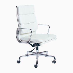 Sedia da scrivania EA 219 Soft Pad in pelle bianca di Charles & Ray Eames per Vitra