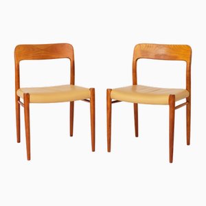Sillas de comedor modelo 75 danesas de teca de Niels O. Moller, años 50. Juego de 2