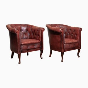 Schwedische Chesterfield Clubsessel aus Kapitoniertem Leder mit Cabriole Beinen, 1900er, 2er Set