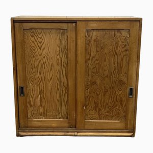 Englisches Tannenholz Sideboard mit Schiebetüren, 1930er