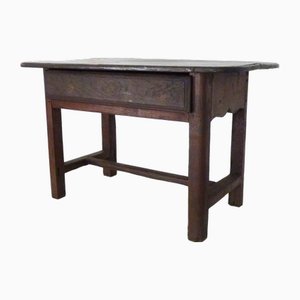 Tavolo da pranzo in legno con cassetto, XVIII secolo