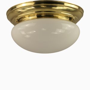 Wiener Deckenlampe aus Messing mit Opalglasschirm, Österreich, 1920er