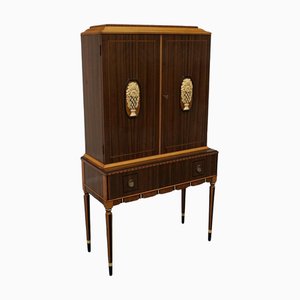 Mueble Art Déco con patas cónicas de nogal australiano, años 40