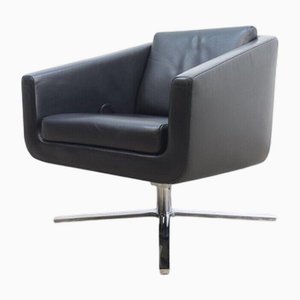 Fauteuil Pivotant Pavo en Cuir Noir de FSM