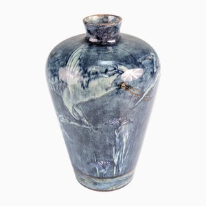 Vaso Art Nouveau con aironi e fiori al lago di JW Mijnlieff per Fayence Holland Utrecht, inizio XX secolo
