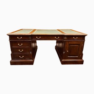 Englisch Chesterfield Partners Desk