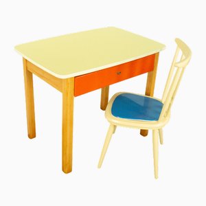 Scrivania da bambino con sedia in faggio e formica, anni '60, set di 2