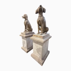 Chiens en Pierre Sculptés à la Main sur Socles, 20ème Siècle