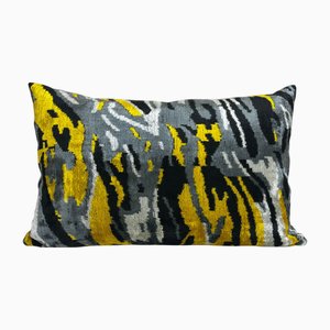 Samtseide Lendenkissenbezug mit Camouflage-Design
