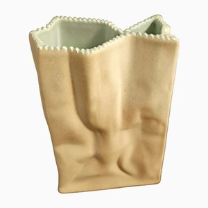Jarrón Paper Bag de cerámica de Tapio Wirkkala para Rosenthal, años 90