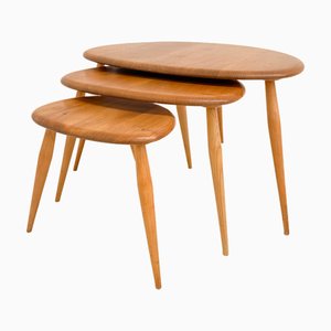 Model 354 Pebble Nesting Tables in Beech & Elm by Lucian Ercolani for Ercol, 1960s, Set of 3
