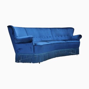 Divano a tre posti curvo in velluto blu con gambe in faggio, Danimarca, anni '60