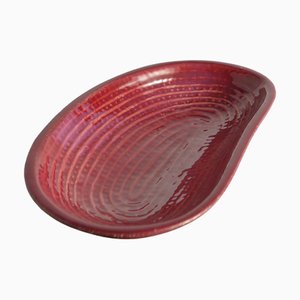 Schale aus rotem Merlot Steingut in organischer Form von Andersson & Johansson, Höganäs