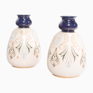 Vasi sporgenti color crema in ceramica, 1910, set di 2