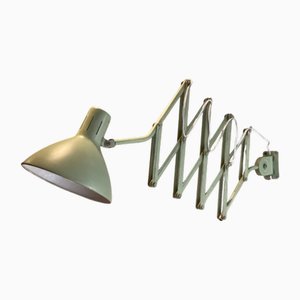 Lampada da parete industriale da scrivania attribuita a H. Th. JA Busquet per Hala, anni '60