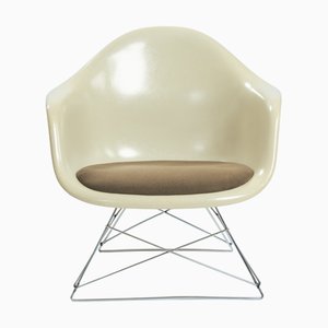 Poltrona Lar vintage in fibra di vetro di Charles & Ray Eames per Herman Miller, anni '70