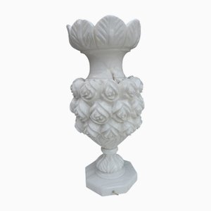 Italienische Tischlampe aus Alabaster mit geschnitzten Blumen, 1950er