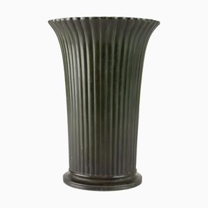 Geriffelte Art Deco Disko Metallvase von Just Andersen, Dänemark, 1940er