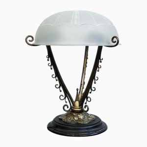 Lampada da tavolo Art Nouveau floreale con paralume inciso, fine XIX secolo