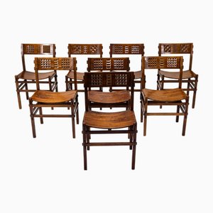 Italienische Esszimmerstühle mit geschnitzten Rückenlehnen aus Slawonischer Eiche, 1970er, 8 . Set